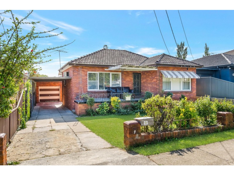 9 Rossiter Street, Smithfield NSW 2164