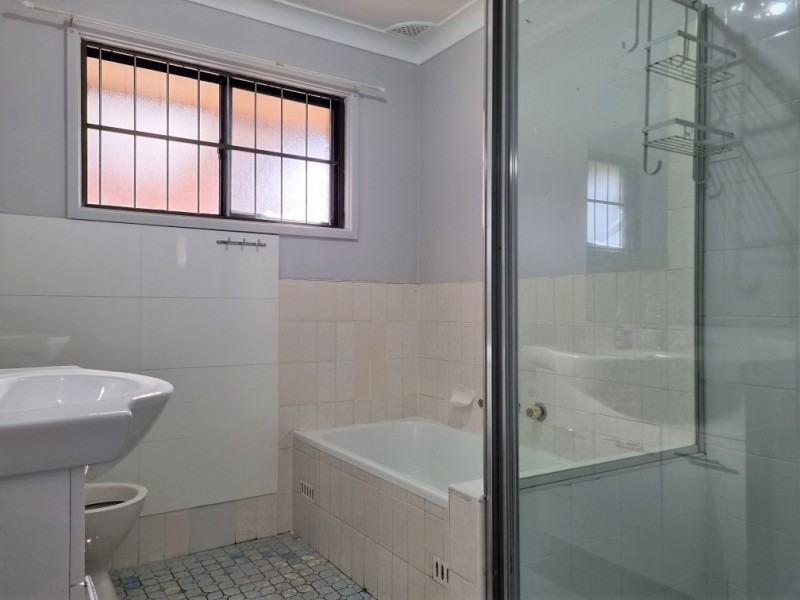 18 Ayrshire Street, Bossley Park NSW 2176