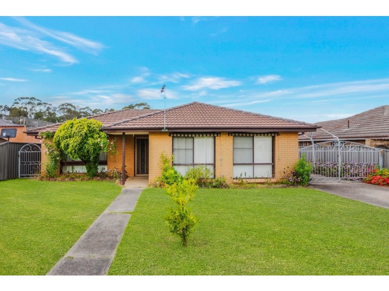 8 Lyell Street, Bossley Park NSW 2176