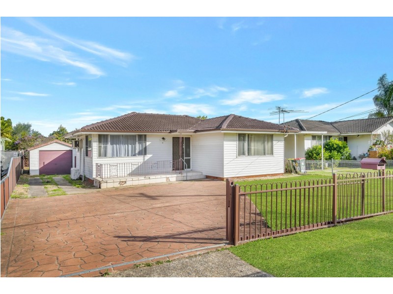 18 Lynesta Avenue, Fairfield West NSW 2165