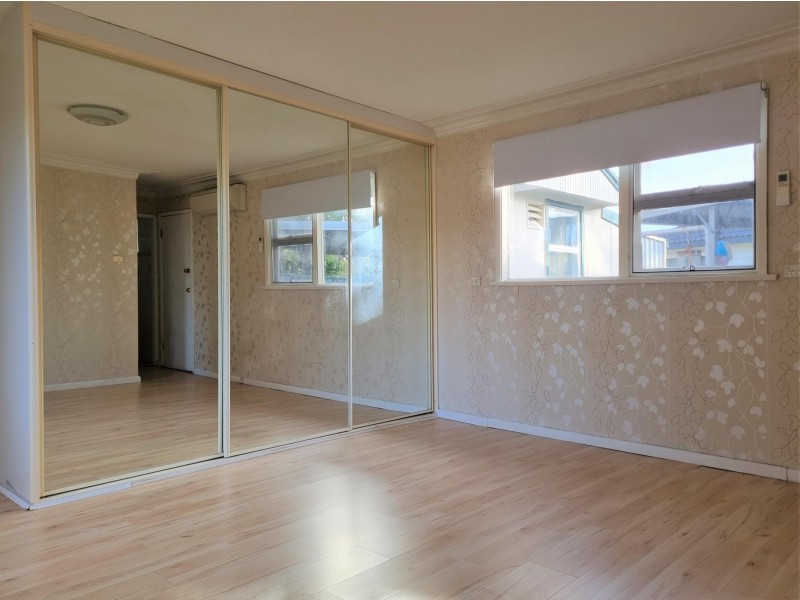 8 Lenton Avenue, Fairfield West NSW 2165