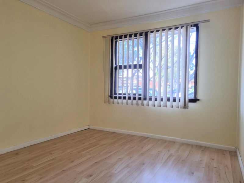 8 Lenton Avenue, Fairfield West NSW 2165