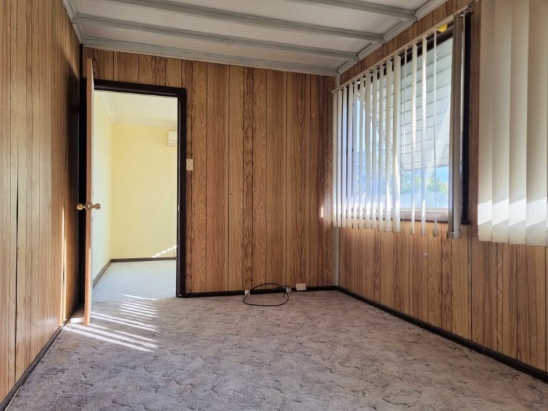 8 Lenton Avenue, Fairfield West NSW 2165