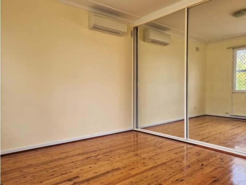 8 Lenton Avenue, Fairfield West NSW 2165