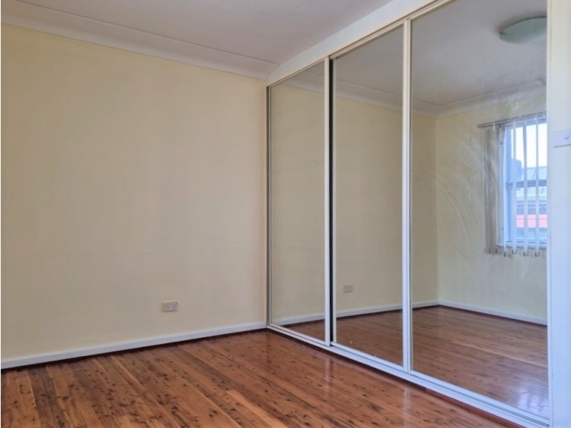 8 Lenton Avenue, Fairfield West NSW 2165