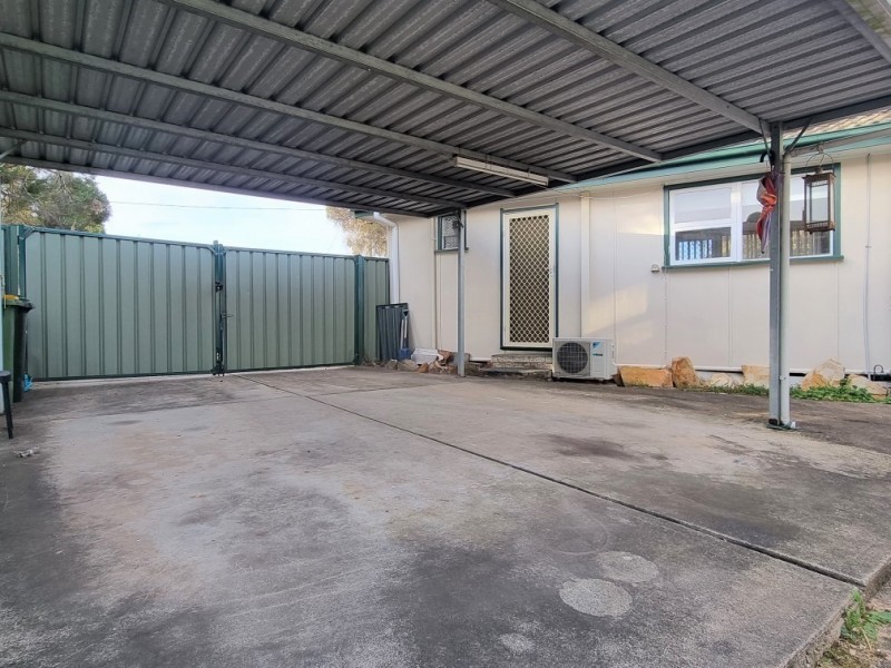 8 Lenton Avenue, Fairfield West NSW 2165