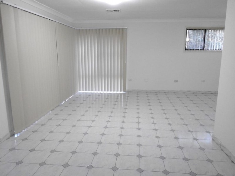 38 Canterbury Road, St Johns Park NSW 2176