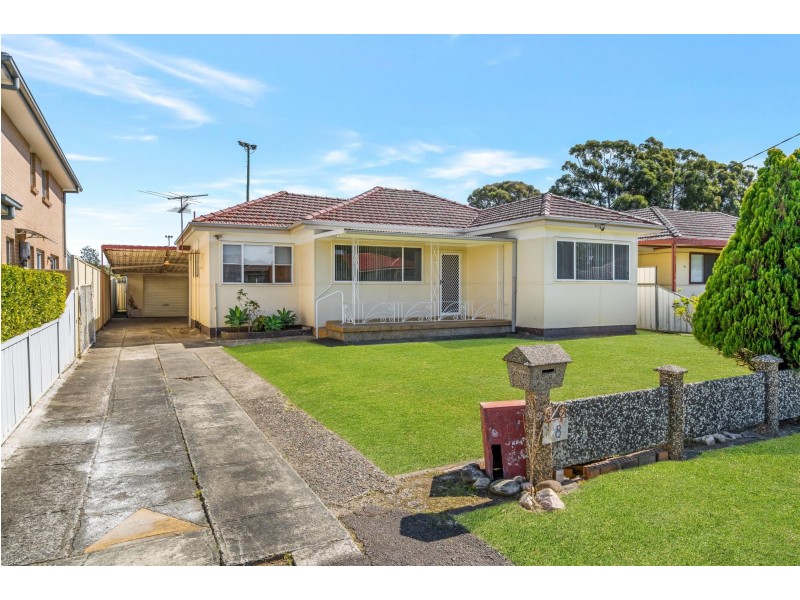 8 Vineyard Avenue, Smithfield NSW 2164