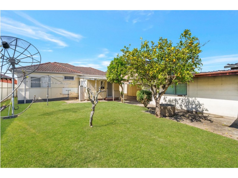 8 Vineyard Avenue, Smithfield NSW 2164