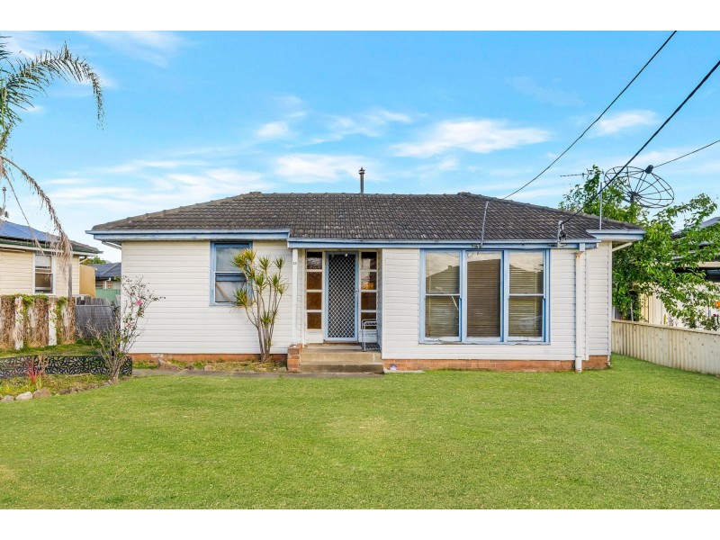 28 Crosby Crescent, Fairfield NSW 2165