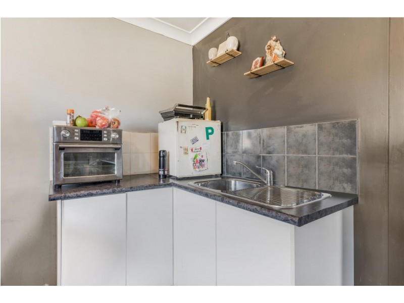 28 Crosby Crescent, Fairfield NSW 2165