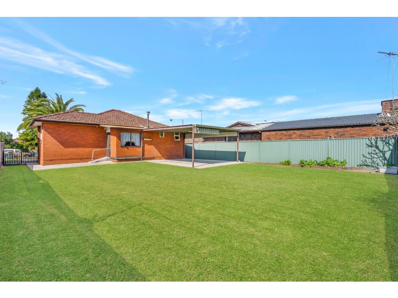 73 Brisbane Road, St Johns Park NSW 2176