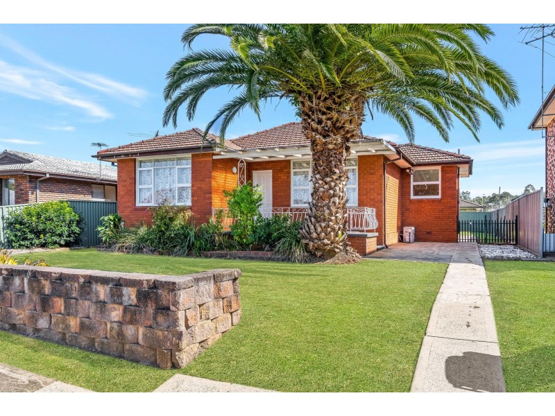 73 Brisbane Road, St Johns Park NSW 2176