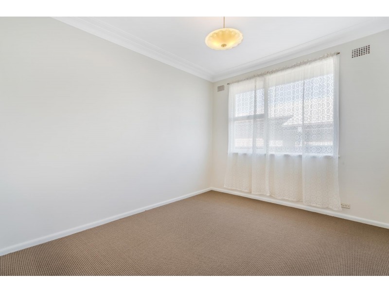 73 Brisbane Road, St Johns Park NSW 2176