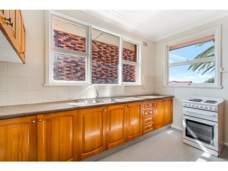 73 Brisbane Road, St Johns Park NSW 2176