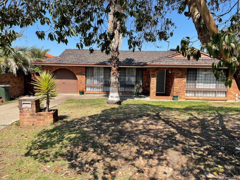 34 Natchez Cres, Greenfield Park NSW 2176