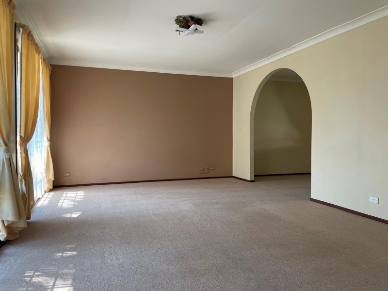 34 Natchez Cres, Greenfield Park NSW 2176