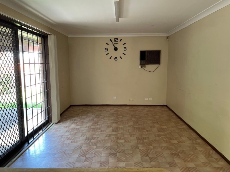 34 Natchez Cres, Greenfield Park NSW 2176