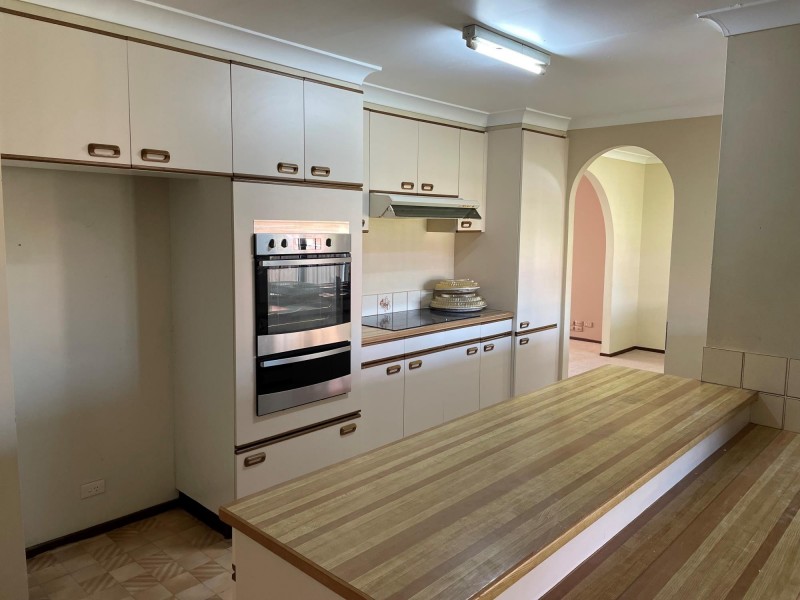 34 Natchez Cres, Greenfield Park NSW 2176