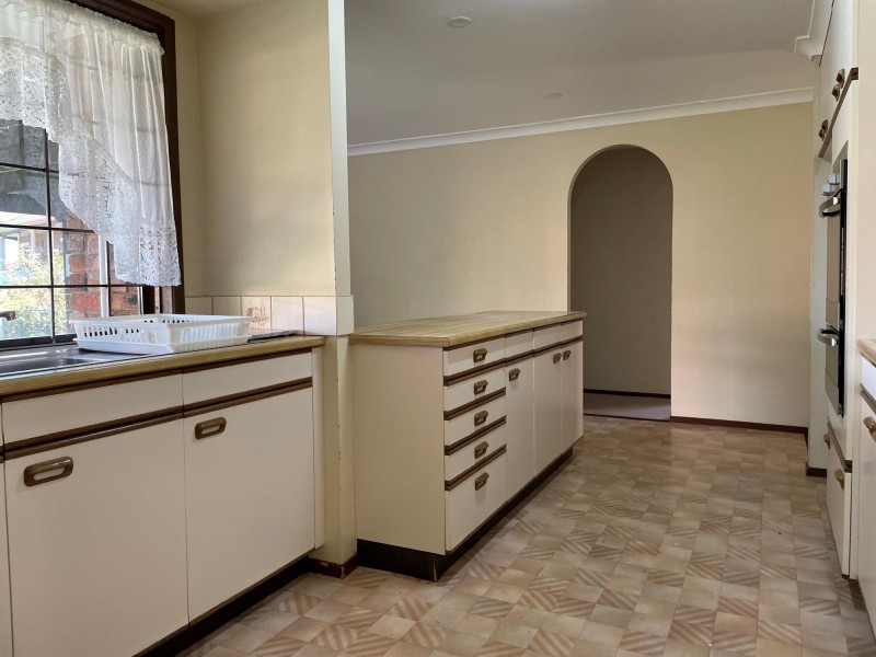 34 Natchez Cres, Greenfield Park NSW 2176