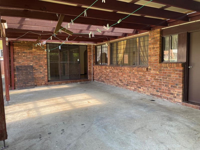 34 Natchez Cres, Greenfield Park NSW 2176