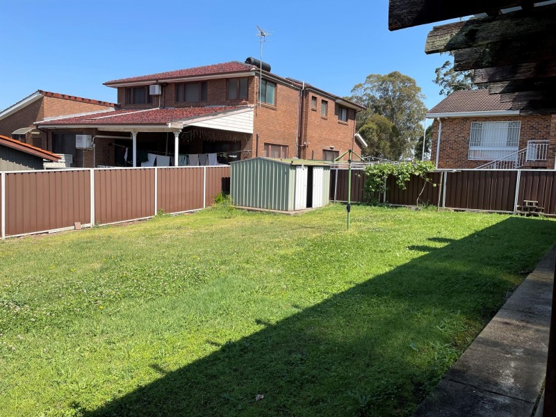 34 Natchez Cres, Greenfield Park NSW 2176