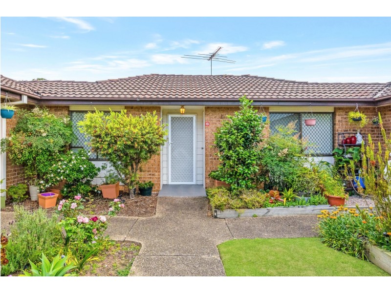 13/26 Turquoise Crescent, Bossley Park NSW 2176