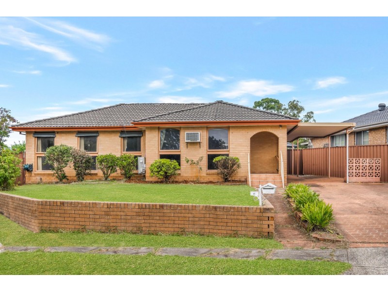 15 Olga Close, Bossley Park NSW 2176