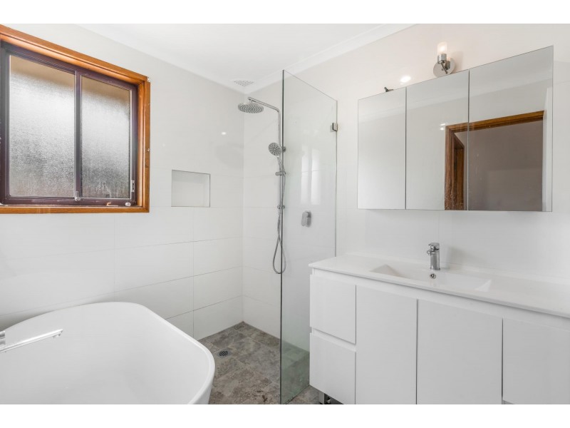 15 Olga Close, Bossley Park NSW 2176