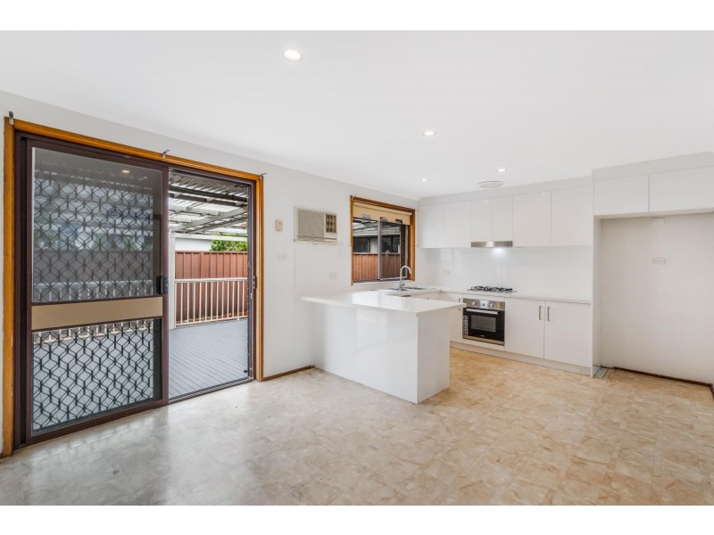 15 Olga Close, Bossley Park NSW 2176