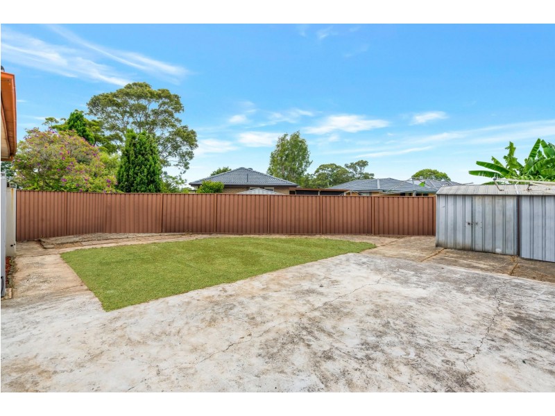 15 Olga Close, Bossley Park NSW 2176