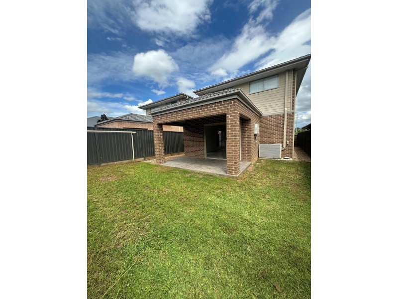 8B Harvey Street, Oran Park NSW 2570