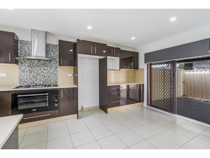 14 Knowles Place, Bossley Park NSW 2176