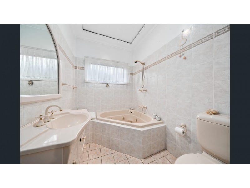 2a Stanbrook Street, Fairfield Heights NSW 2165