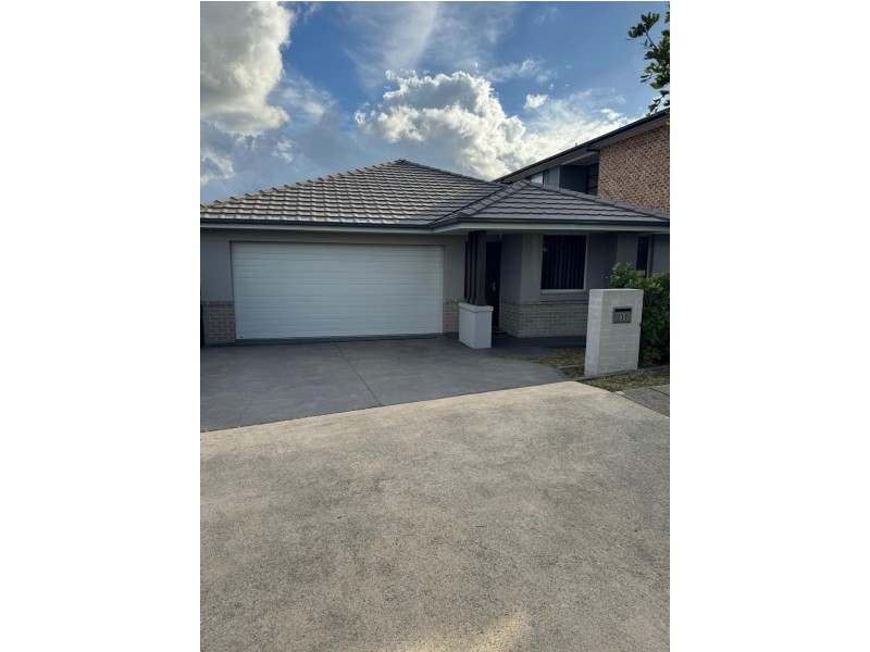 31 Buckingham Loop, Oran Park NSW 2570