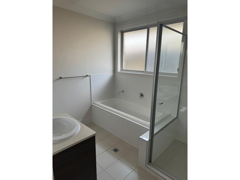 31 Buckingham Loop, Oran Park NSW 2570