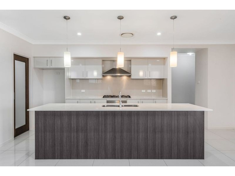 31 Buckingham Loop, Oran Park NSW 2570