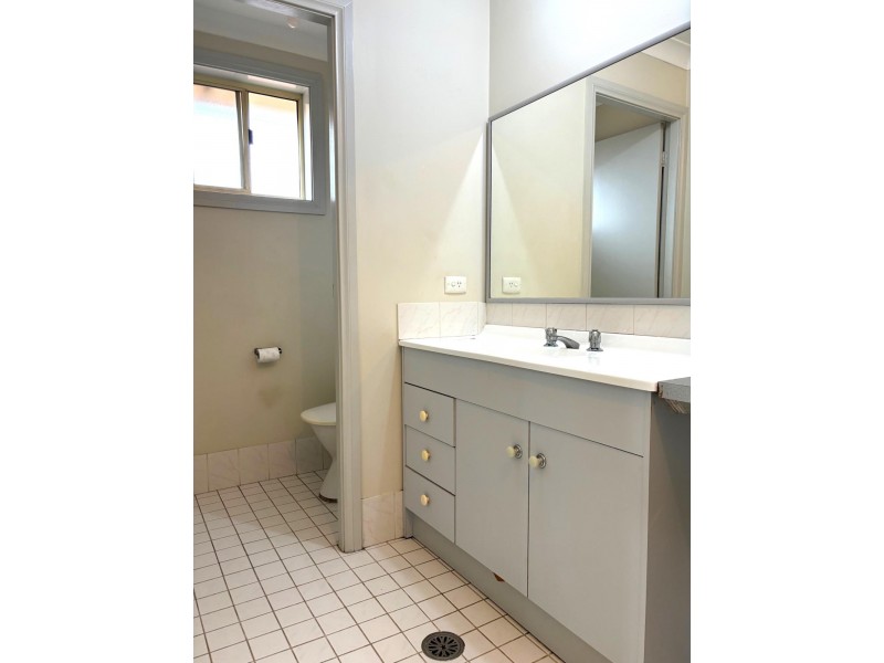 54 Quarry Road, Bossley Park NSW 2176