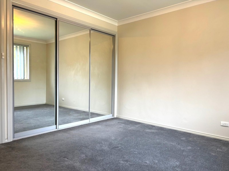 54 Quarry Road, Bossley Park NSW 2176