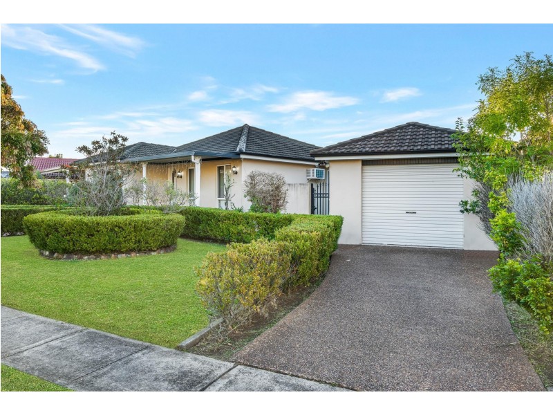 27 Swinborne Crescent, Wetherill Park NSW 2164