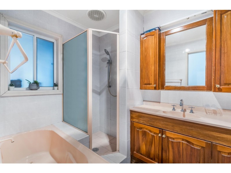 27 Swinborne Crescent, Wetherill Park NSW 2164
