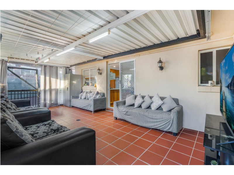 27 Swinborne Crescent, Wetherill Park NSW 2164
