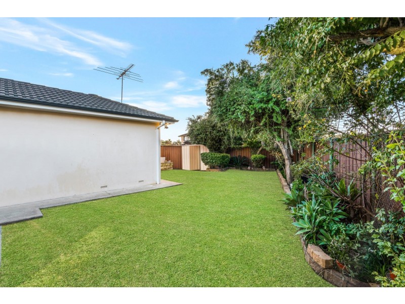 27 Swinborne Crescent, Wetherill Park NSW 2164