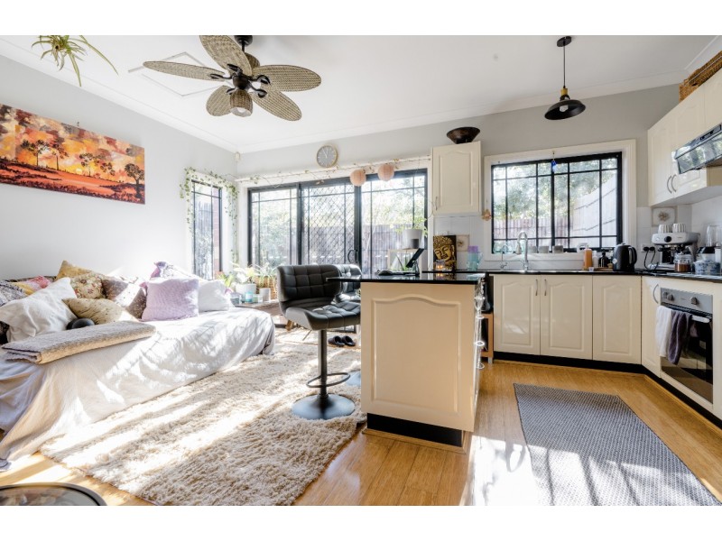 10/10-12 Justin Street, Smithfield NSW 2164