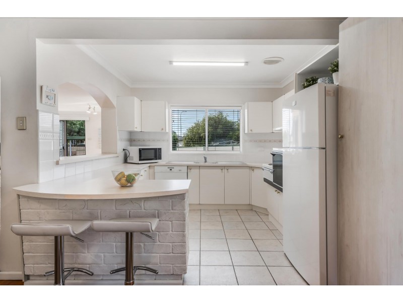 6 Quiros Avenue, Fairfield West NSW 2165