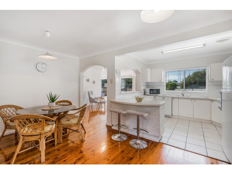 6 Quiros Avenue, Fairfield West NSW 2165