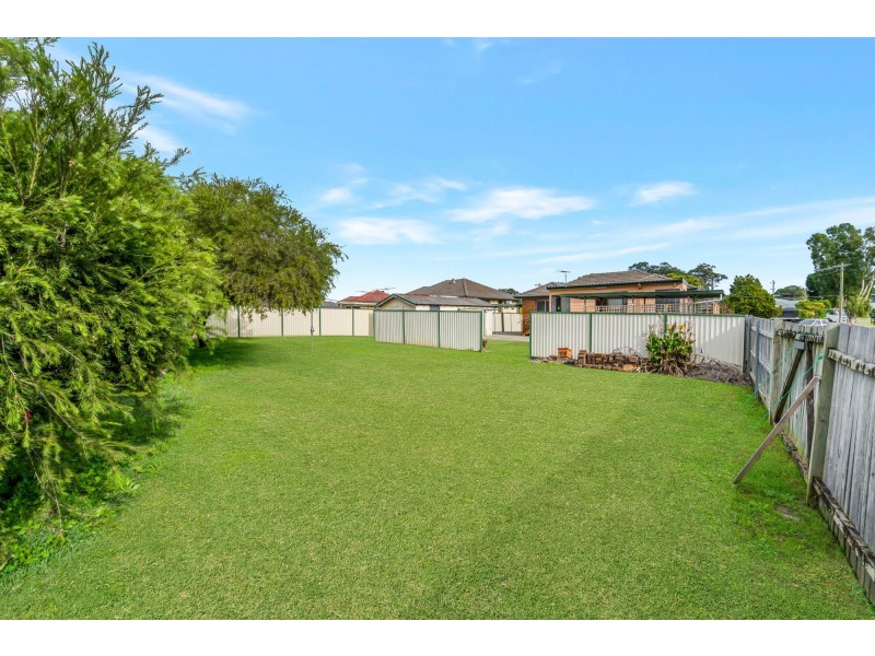 6 Quiros Avenue, Fairfield West NSW 2165
