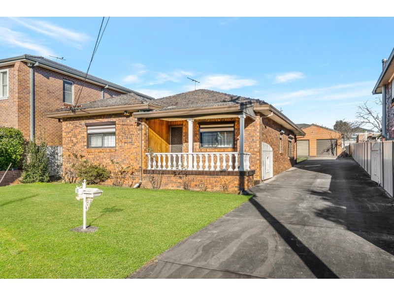 11 Eton Street, Fairfield NSW 2165