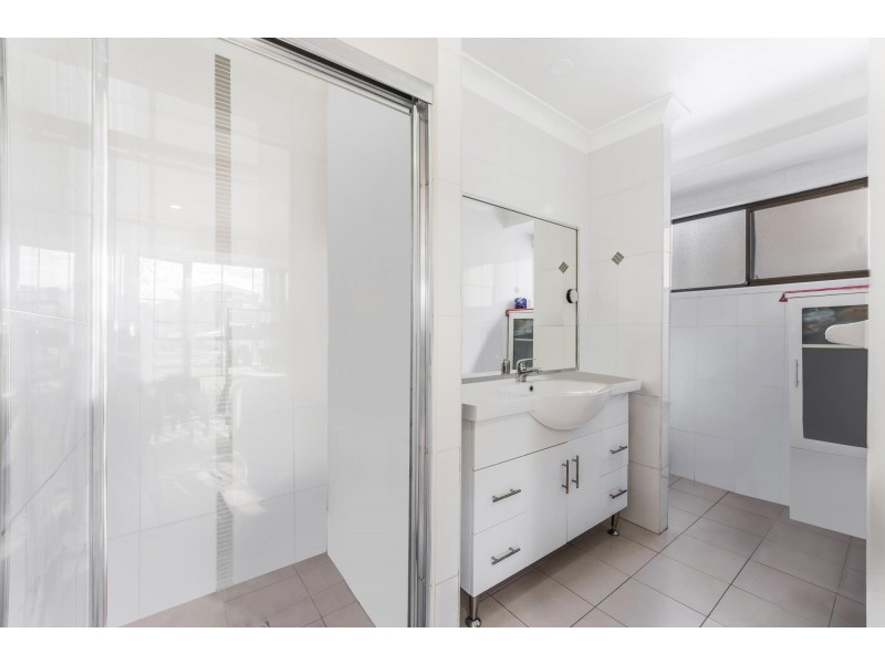 33 Raphael Street, Greenfield Park NSW 2176