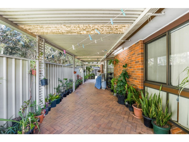 33 Raphael Street, Greenfield Park NSW 2176